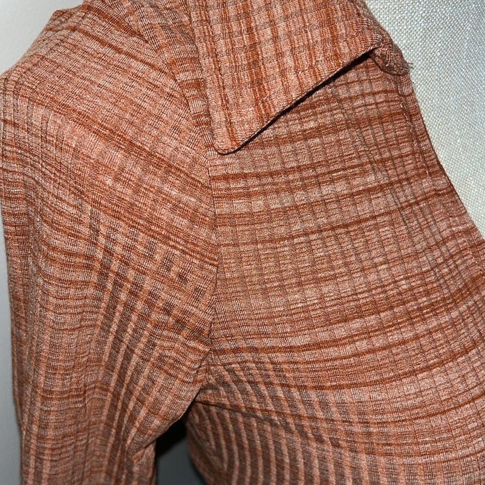 Self-tie Collared Top - Picture 8 of 8